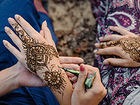 Татуировка хной вызвала тяжелую аллергическую реакцию у 22-летней девушки