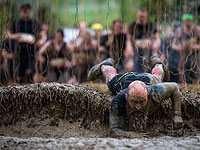 Бритты грязи не боятся: гонки на выживание в Англии. Фоторепортаж
