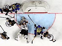 Чемпионат мира: шведы разгромили немцев. Противостояние армейских снайперов в Париже