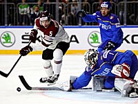 Латвийцы выходят в лидеры. Датчане и французы побеждают в серии буллитов