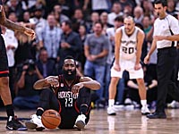 Джеймс Харден набрал 33 очка и сделал