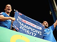 Болельщик бывшей команды Авраама Гранта разделся и искупался в фонтане, отмечая победу в дивизионе