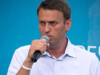 Оппозиционер Алексей Навальный вернулся после операции в Россию 