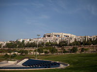 В Модиине ведется розыск двух мужчин, пытавшихся увести с детской площадки девочек