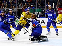 Чемпионат мира: шведы забросили 8 шайб, чехи - 5
