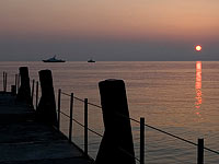 В Черном море затонул сухогруз, на борту которого находились 12 человек