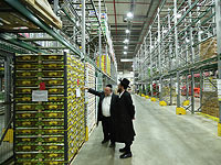 Инспектор кашрута в Иерусалиме получает зарплату за 27-часовой рабочий день