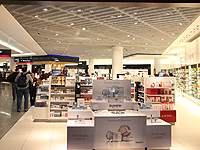 Дебошир разгромил прилавки со спиртными напитками в Duty Free