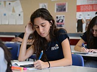 За год число школьников, сдающих