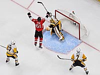 Евгений Малкин забил.