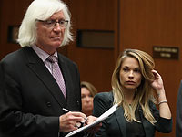 Вынесен приговор модели Playboy, опубликовавшей фото обнаженной пожилой женщины