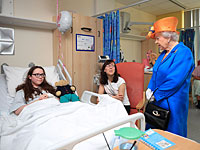 Королева Елизавета II прибыла в Манчестер и навестила пострадавших в теракте