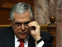 Взрыв автомобиля в центре Афин: тяжело ранен экс-премьер Лукас Пападемос