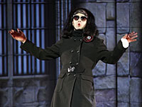 В Тель-Авиве проходят показы спектакля