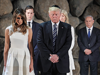 Меланья Трамп, Джаред Кушнер, Дональд Трамп, Иванка Трамп и Биньямин Нетаниягу в 
