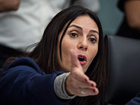 Юристы рекомендовали Мири Регев воздержаться от угроз в адрес деятелей культуры