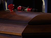 Необычные ритуальные услуги: в Испании начали продажу гробов с символикой