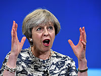 
Charlie Hebdo высмеял  теракт в Лондоне: обезглавленная Мэй с головой в руке