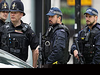 В Ньюкасле вооруженный мужчина взял заложников