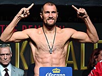 Бой в Лас-Вегасе: вес у Ковалева и Уорда равный