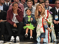 Американская певица Бейонсе родила двойню