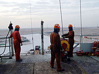 Саудовская Аравия у своего месторождения нефти задержала трех иранских бойцов КСИР