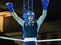 Чемпионат Европы по боксу: одновременный нокдаун в поединке