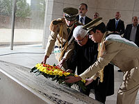 Аббас возложил венок к могиле Арафата, обещав освободить Иерусалим