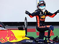 Победителем