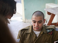 Во время визита родителей на военную базу Эльор Азария потерял сознание