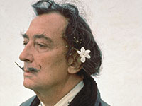 Гадалка, утверждающая, что она дочь Сальвадора  Дали, добилась эксгумации