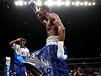 В Толедо россиянин Денис Шафриков не смог завоевать пояс чемпиона мира по боксу