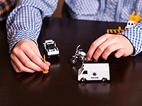 Полицейский, расследовавший случай жестокого обращения с ребенком, усыновил мальчика