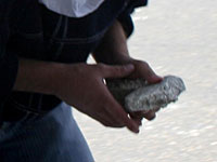 Офицер ранен камнем, брошенным одним из участников похоронной процессии в Иерусалиме