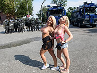 Антиглобалисты в Гамбурге: погромщики и стриптизерши. Фоторепортаж