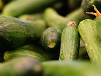 Минсельхоз: жара приведет к дефициту огурцов и снижению цен на фрукты