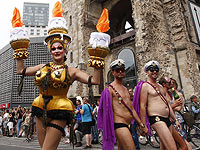 Путин и израильские флаги: Christopher Street Day в Берлине. Фоторепортаж 