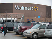 В грузовике на стоянке Walmart в Техасе нашли тела восьми человек, в том числе двух детей