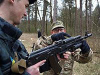 Белый дом активно обсуждает поставки оборонительного  оружия на Украину 
