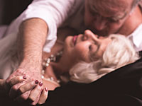 Суд в Страсбурге постановил: женщины после 50 лет нуждаются в сексе не меньше молодых 
