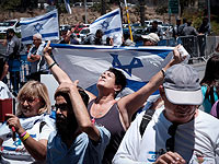 Возле комплекса 