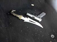 Полиция обнаружила в автомобиле жителей юга пистолет и кинжал