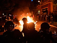 В ходе беспорядков в Гамбурге ранены около 80 полицейских
