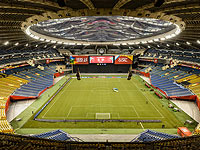  Олимпийский стадион Монреаля переоборудован в центр для беженцев из США 