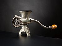 Попытка теракта в Австралии: бомба для подрыва самолета была замаскирована под мясорубку