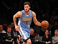 Данило Галлинари сломал руку о голову соперника и не примет участия в Евробаскете