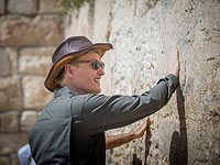 Приключения американского телеведущего О'Брайена в Израиле. Фоторепортаж