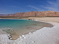 Мужчина умер при купании в Мертвом море