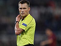 В матче в Латвии российский арбитр забил гол ударом с центра поля