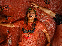 Томатная война в Испании. Фоторепортаж с фестиваля